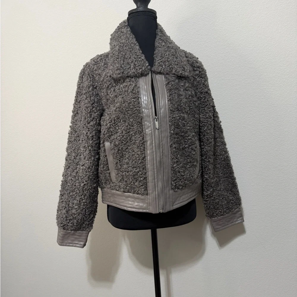 🔥SALE🔥NWT Gabrielle Union Gray Teddy Jacket W2